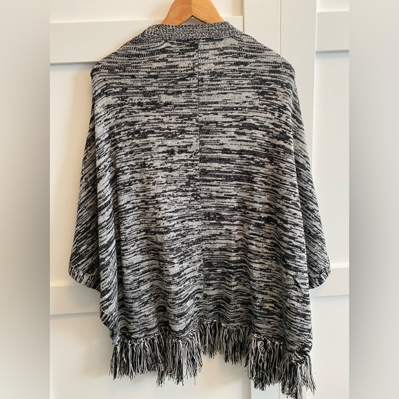 Lady Dutch Wrap Sweater - Picture 6 of 7